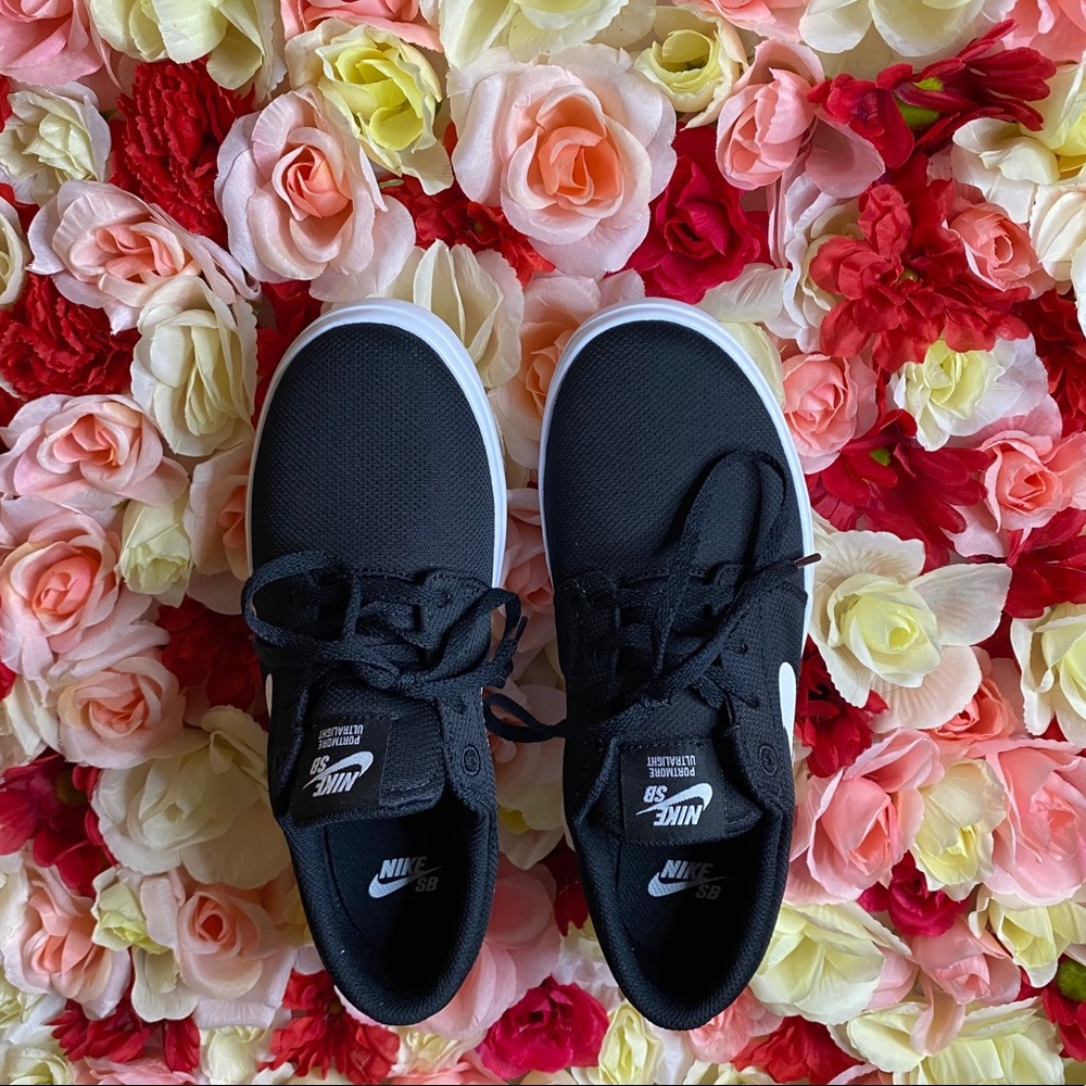 ¡NEW! Nike SB Black Women 8